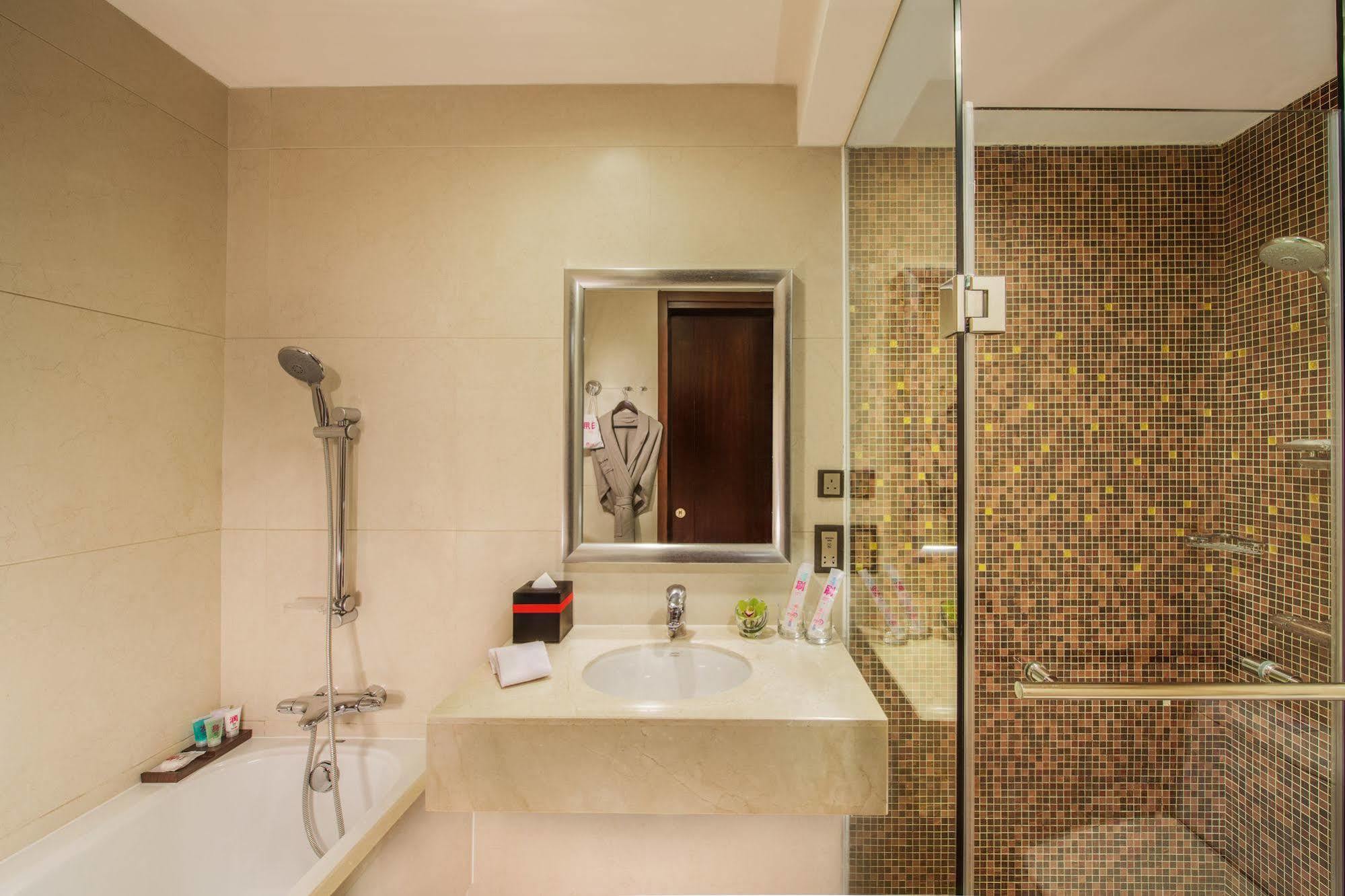 Broadway Hotel 5*
