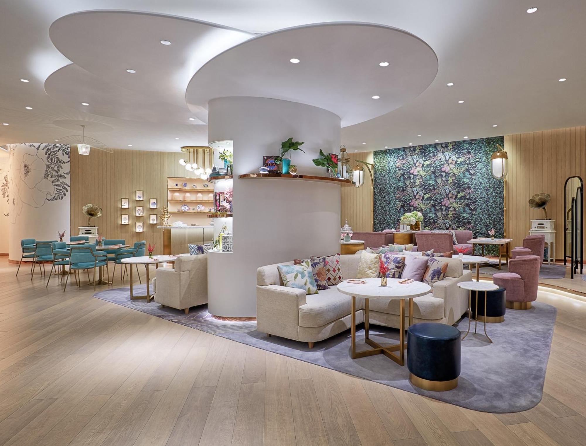 Broadway โรงแรม